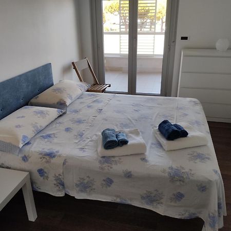 White-Blue Vibes, Seafront 2-Bedroom Apt Montesilvano Marina Exteriér fotografie